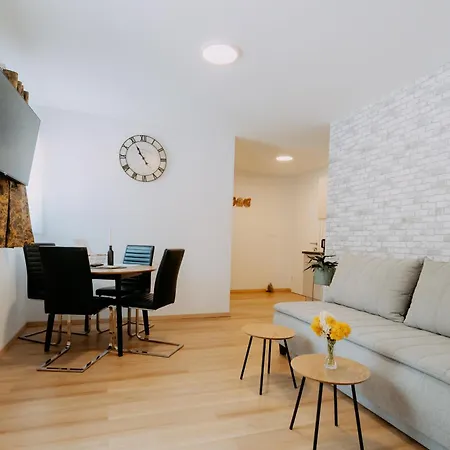 Kupferdachl 公寓 *